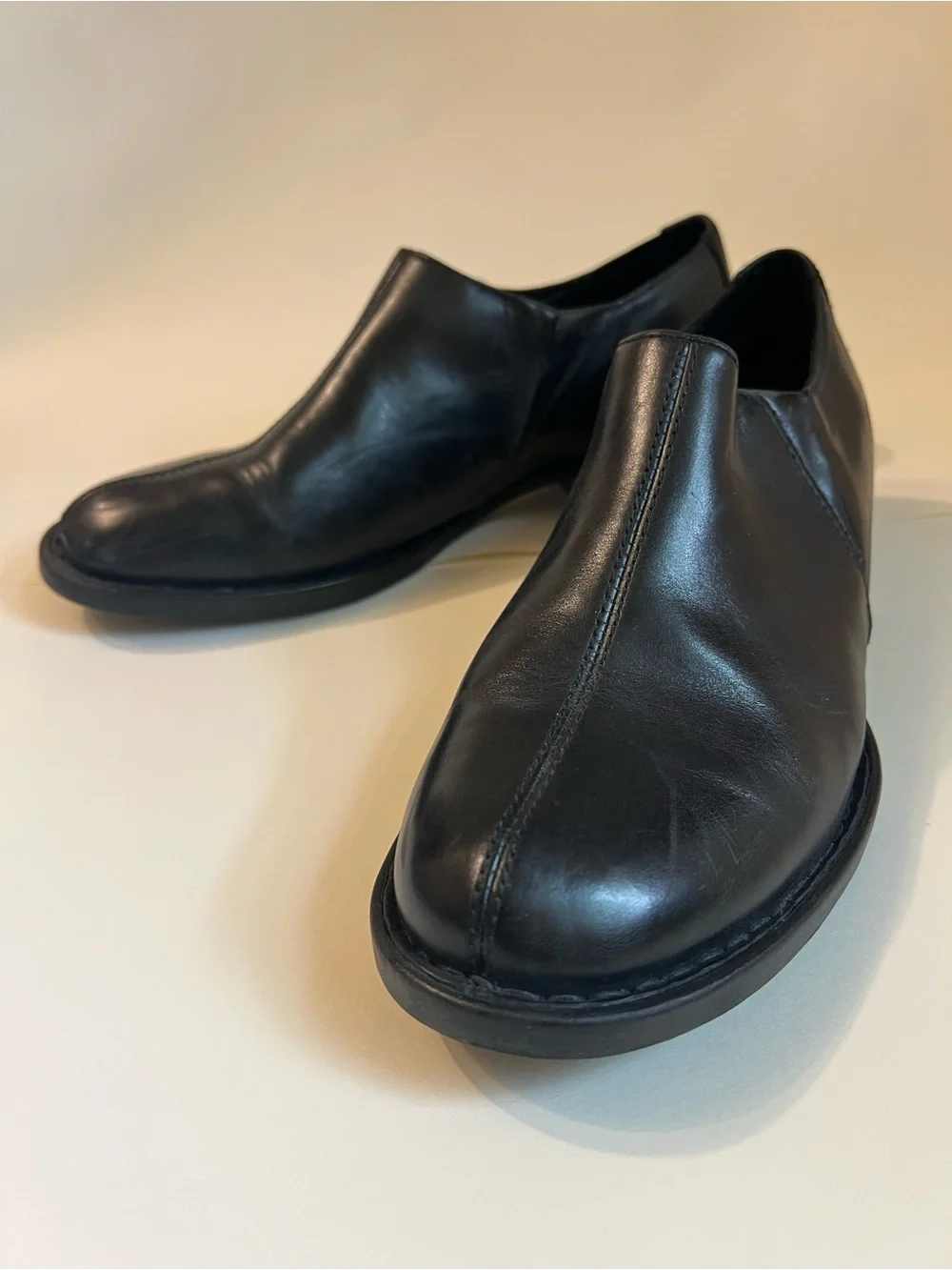 Born Black Leather Slip-On Woman’s Loafer Low Boot Shoes Size 9